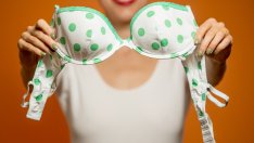 Колко често трябва да се пере сутиенът