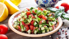 Как да комбинираме храните, за да не дразнят корема