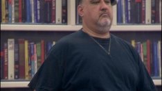 Павел Чернев дразни съквартирантите с миризма на скункс