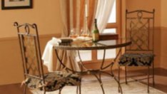 Срещи в сайтове за запознанства и на живо