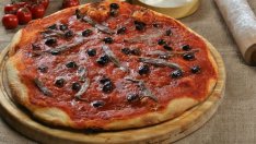 Пълнозърнесто тесто за пица с мед