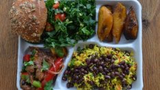 Училищната храна в различни части на света