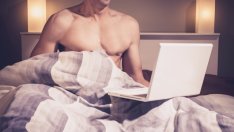 Приятелят ми гледа порно