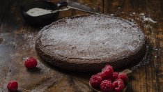 Шоколадов сладкиш с малини