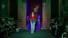 Цветове и графити: Louis Vuitton представи круизната си колекция за 2027 (+Снимки)