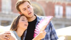 Какво освен менопауза предизвиква горещи вълни? 