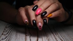 Арт маникюр в тъмни цветове (галерия)