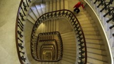 Миене на чинии и ходене на високи токчета – невероятни начини за отслабване