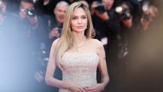 Анджелина Джоли разходи български обувки на червения килим в Кан