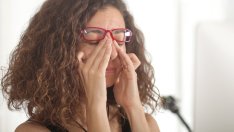 7 проблема, които могат да се случат, ако търкате очите си