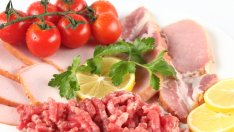 Месните протеини – вредни за хората на средна възраст?