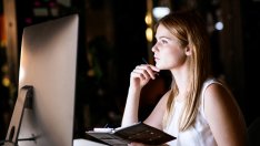 5 причини извънредната работа да не помага на кариерата ви