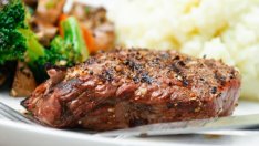 Празнични чеснови пържоли 