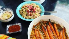 Агнешко по Марокански/Тунизийски с две гарнитури и сос