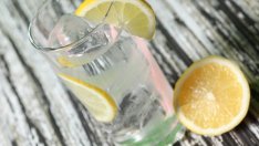 Страничните ефекти на водата с лимон