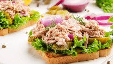 Опасно ли е да ядете риба тон, докато сте бременна? 