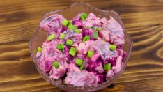 Салата с картофи, цвекло и яйца