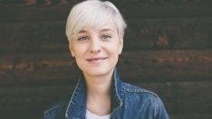 Как лесно и бързо да преминете към естествената сива коса