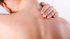 Древен монголски масаж със сол помага при болки във врата