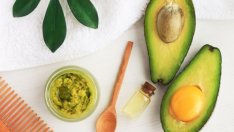 Една от най-мощните подхранващи маски за коса с авокадо