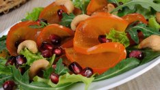 Екзотична салата с нар и райска ябълка