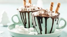 Топъл шоколад с крем ликьор