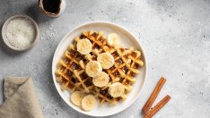 Гофрети с банан и канела