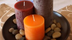 Интересна декорация върху свещи