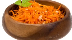 Тайландска морковена салата