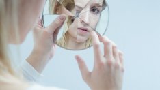 Счупеното огледало носи 7 години лош късмет. Наистина ли?