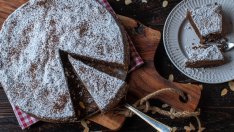 Торта с какао и сладко 