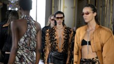 Змийски принтове и кожа от Balmain за пролет/лято 2027 (+Снимки)