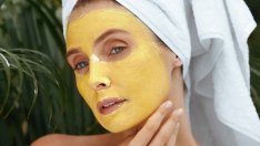 Детоксикираща маска за лице с хума и куркума