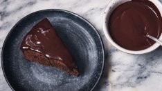 Шоколадова торта с банани без брашно и захар 