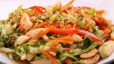 Салата с пиле терияки