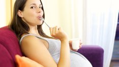 Храни и напитки, опасни за бременни 