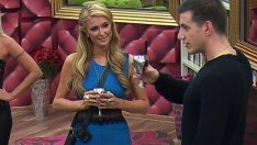 Парис Хилтън поздрави съквартирантите с DJ парти