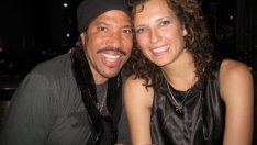 Фризьорът на Джордж Клуни и Лайънъл Ричи идва в България