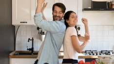 10 жеста, с които да си напомните защо се влюбихте един в друг