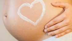 Натурални методи за справяне със стриите през бременността