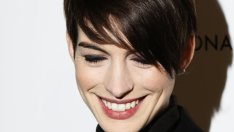 Жените съблазняват със зъби