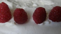 Торта Павлова с малини