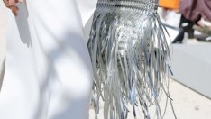 Пайети, ресни и вериги в чантите за пролет/лято 2023