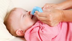 Как да почистим бебешкото носле? 