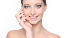 Мокрите кърпички за почистване на грим – враг или приятел на кожата?