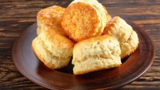 Соленки с кашкавал и чубрица 