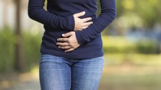 Натурални начини да намалите подуването на корема 