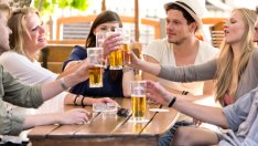 Какво не трябва да казвате на човек, който не пие?
