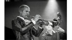 Музикантът Боби Вълчев: Мечтая в България да има джаз сцена като в Дубай