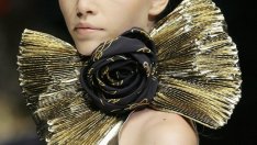 Блясък и пищност в празничните аксесоари